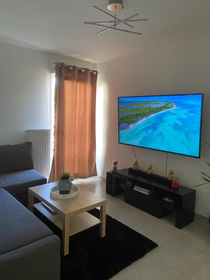 T2, Au Calme. Parking Prive Apartment